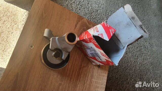 Ролик натяжителя ремня грм