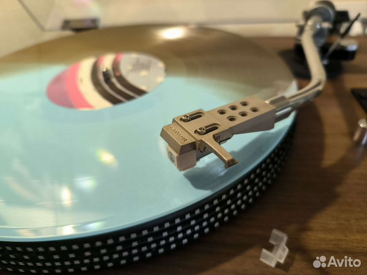 Виниловый проигрыватель Yamaha YP 511