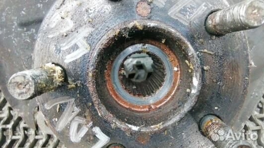 Ступица передняя правая subaru forester 3 (LDN44N9