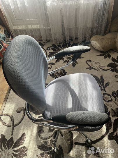 Компьютерное кресло