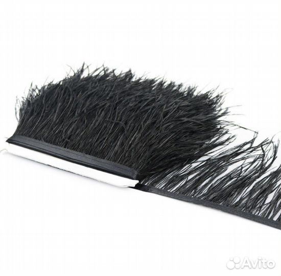 Страусиные перья на ленте