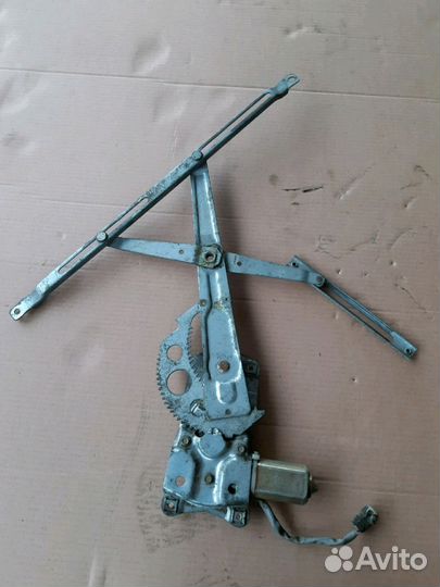 Стеклоподьемник перед. правый. Mazda 626GC