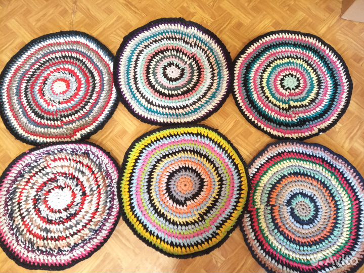 Коврики вязаные круглые