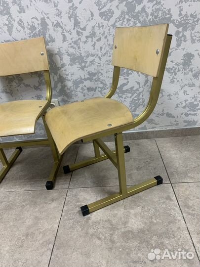 Стул ученический регулируемый