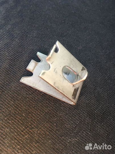 Кронштейны для крепления полок холодильных шкафов