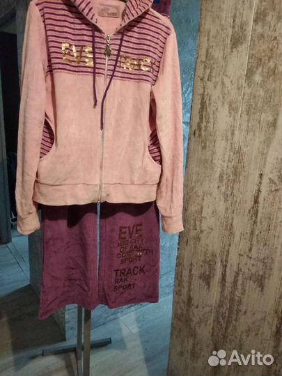 Спортивный костюм женский