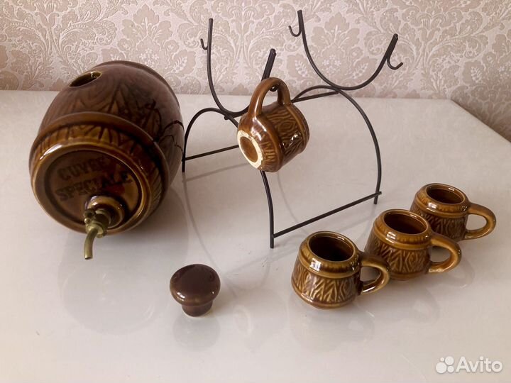 Бочонок керамический с кружечками на подставке