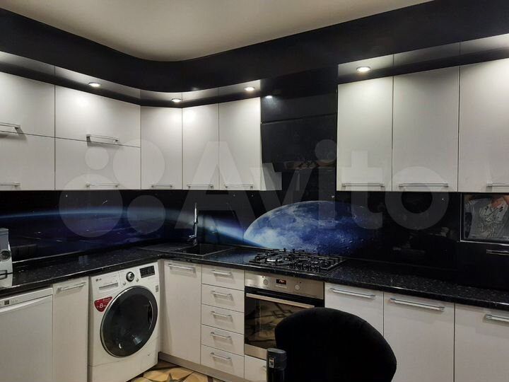 2-к. квартира, 73 м², 2/10 эт.