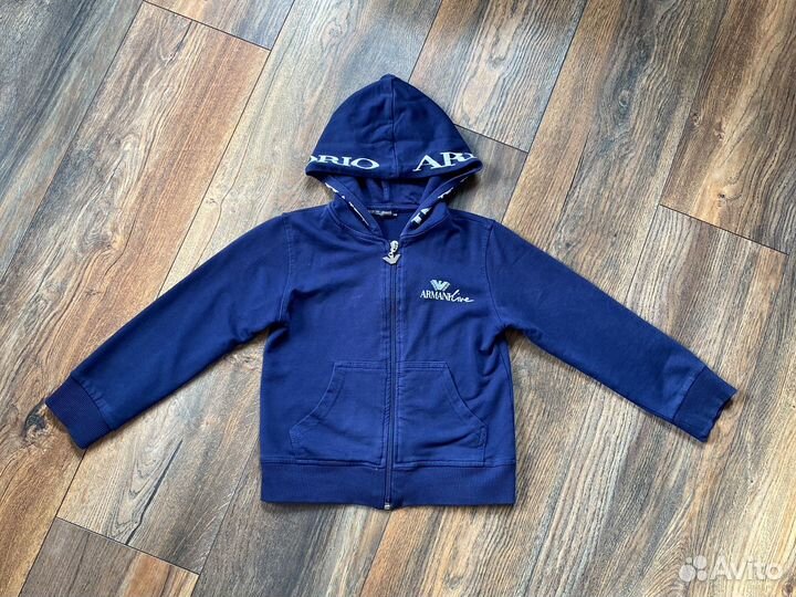 Комплект одежды на мальчика 4-5 лет