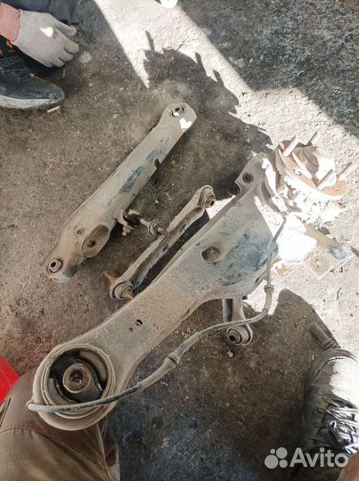 Рычаг продольный задний Mitsubishi Carisma