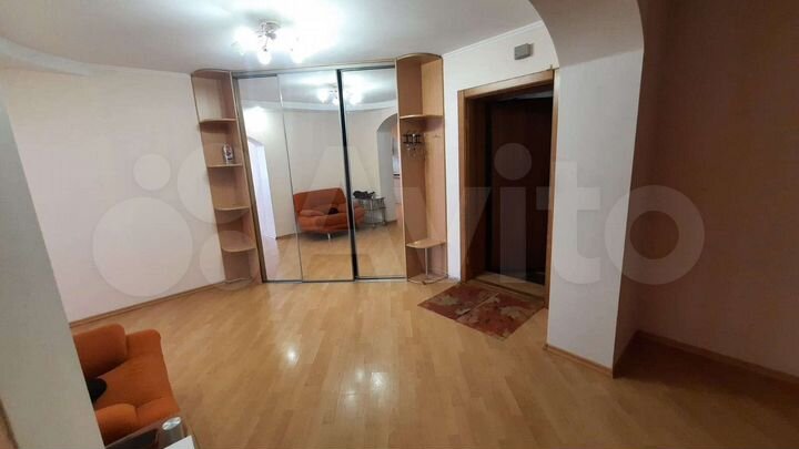 3-к. квартира, 116 м², 3/9 эт.