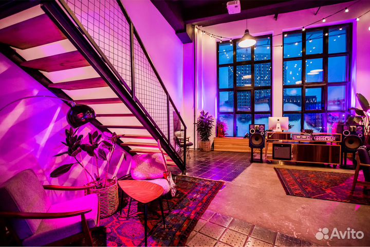 Аренда лофта с панорамными окнами для вечеринки