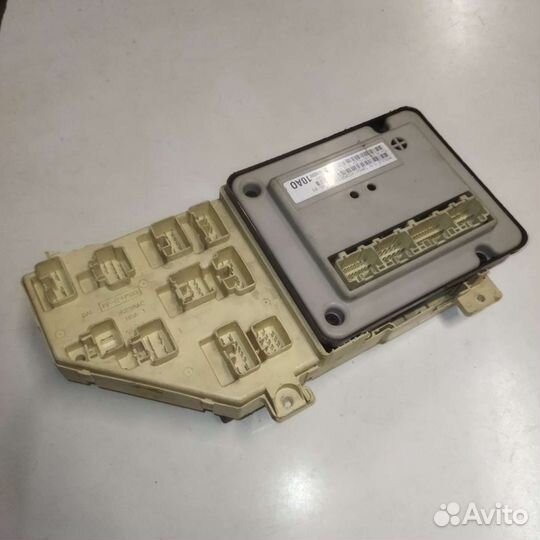 Блок предохранителей Chrysler 300M