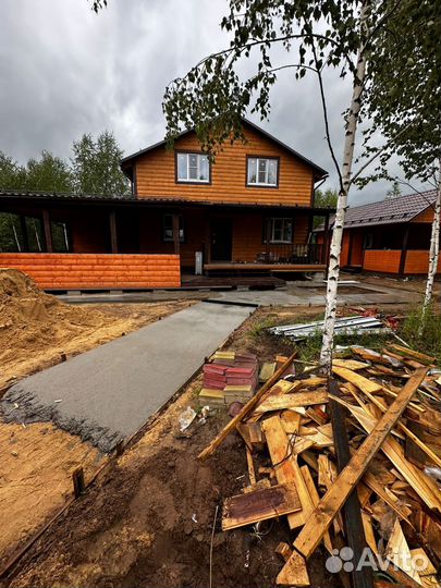 Бригада строителей