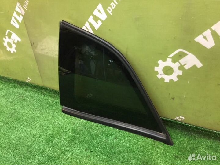 Стекло кузова левое Dodge Challenger