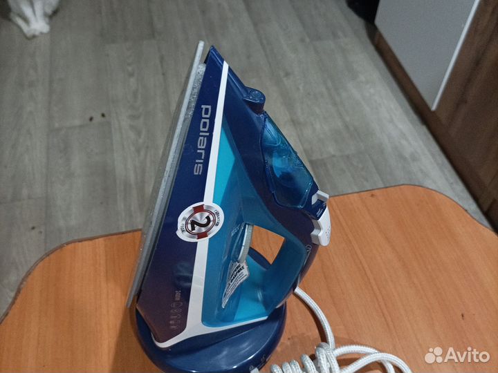 Утюг новый polaris