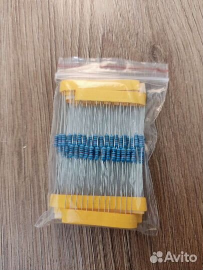 Электронные компоненты/Резисторы 4.7, 10, 0.22 кОм