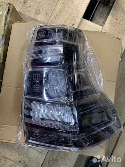 Prado 150 2009-2017 Стоп сигналы Black Style B1YX9