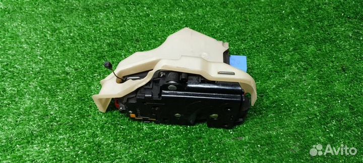 Замок двери задней правой VW Golf V Variant 2003