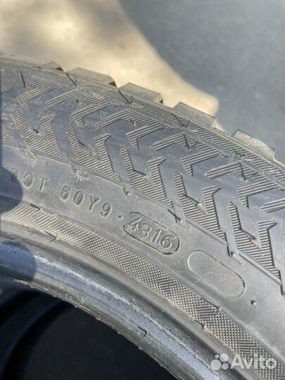 Nokian Tyres Hakkapeliitta 8 SUV 235/55 R20 102T