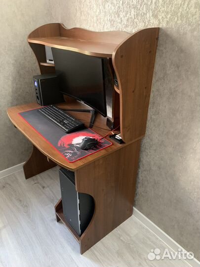 Компьютерный стол