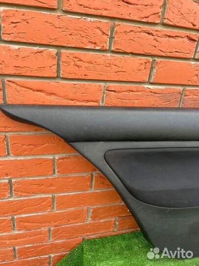 Обшивка двери задней левой Volkswagen Bora