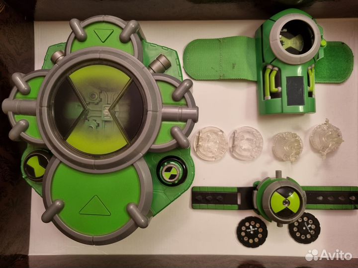 BEN 10 часы, машина, фигурки, карточки