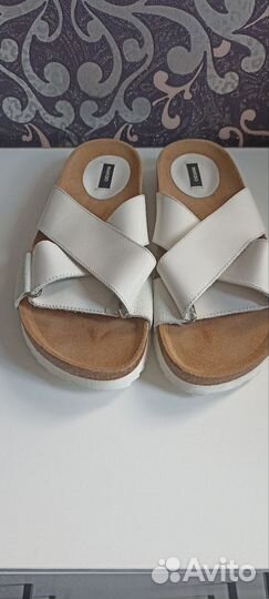 Сандалии новые