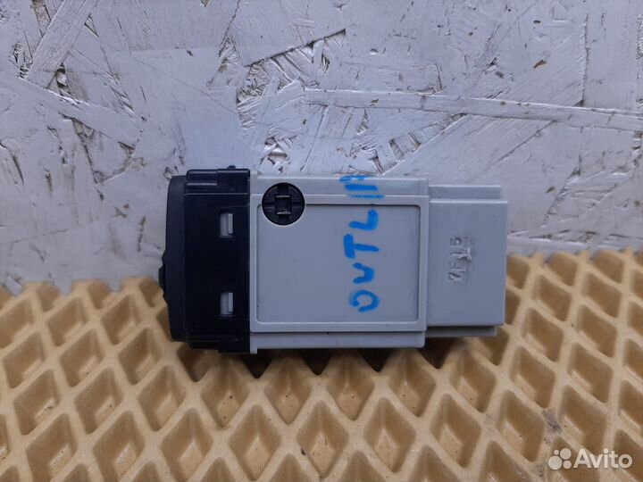 Кнопка корректора фар Mitsubishi Outlander 1