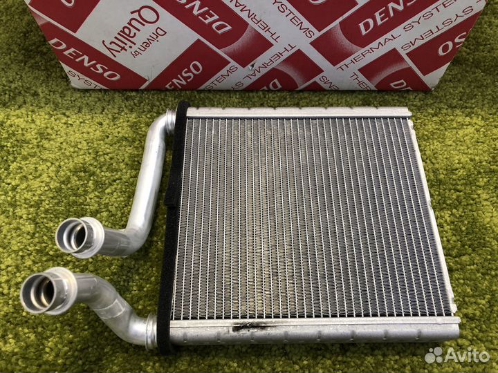 DRR32005 Радиатор печки Denso 3C0819031A, новый