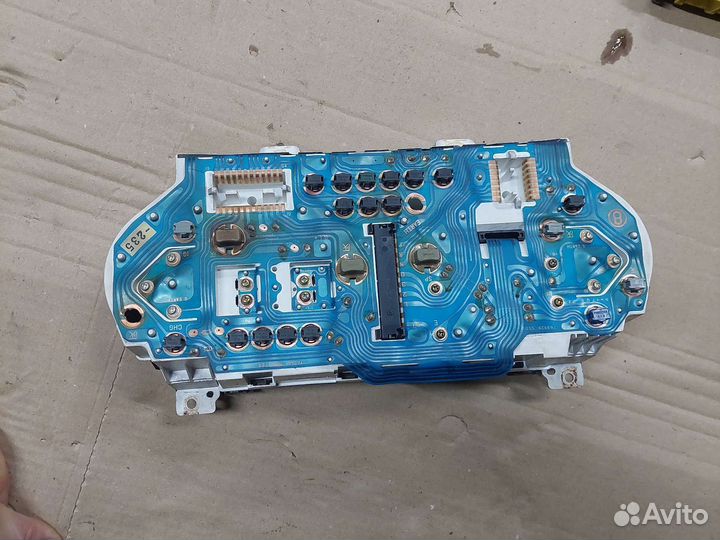 Панель приборов Mitsubishi Space Wagon 4G64 2002