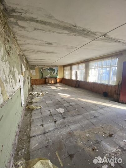 Здание под разбор, плиты, кирпичи