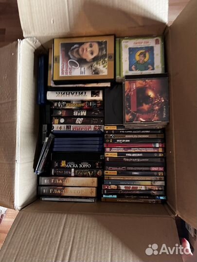 Коробка дисков, кассет