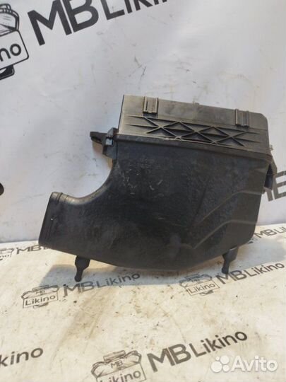 Корпус воздушного фильтра om642 левый Mercedes