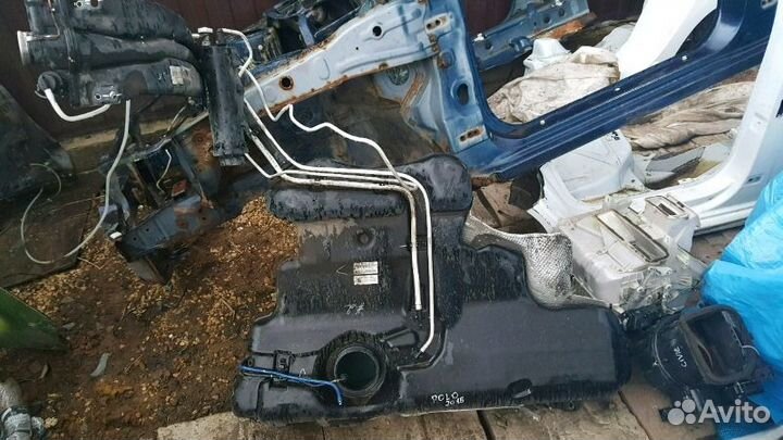 Бензобак Polo sedan поло 5 V бак топливный