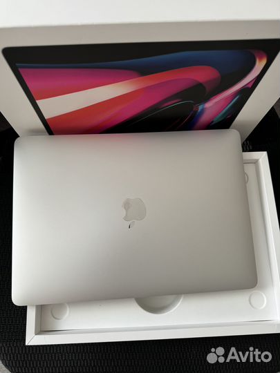 MacBook Pro 13 2022 M2 /8gb / 256 в идеале