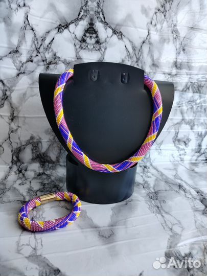 Колье жгут из бисера