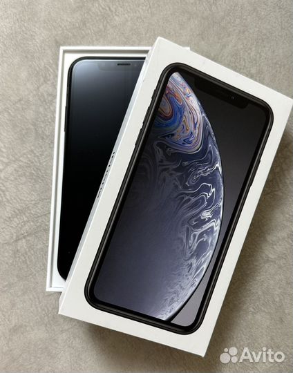 Телефон iPhone XR