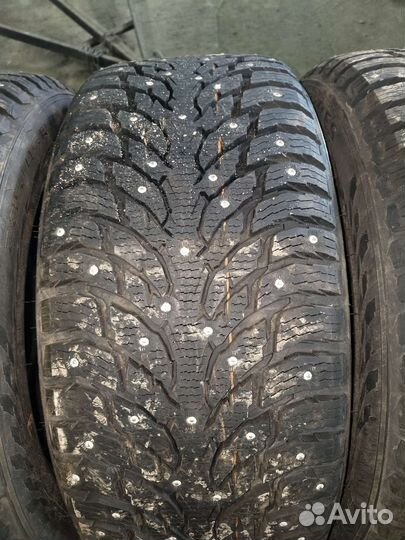 Nokian Tyres Hakkapeliitta 9 SUV 285/45 R21 113T