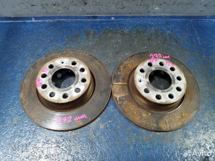 Диски комплект задние Volkswagen Golf 7