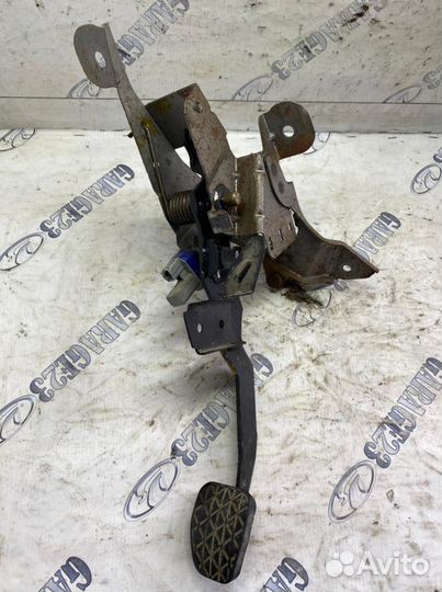 Педаль сцепления Mazda 3