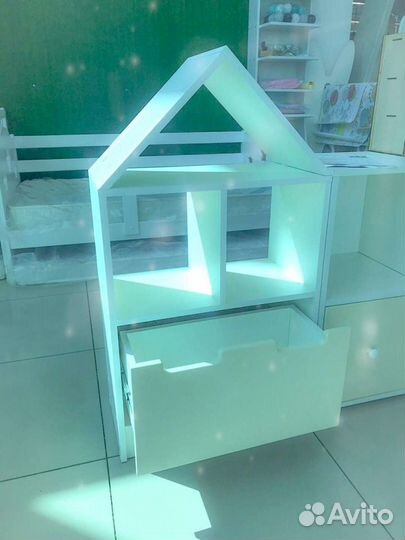 Детский стеллаж домик