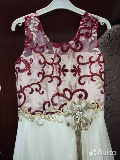 Нарядное платье для девочки