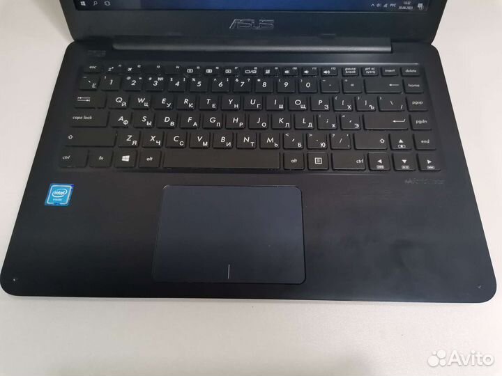 Ультратонкий Asus E402