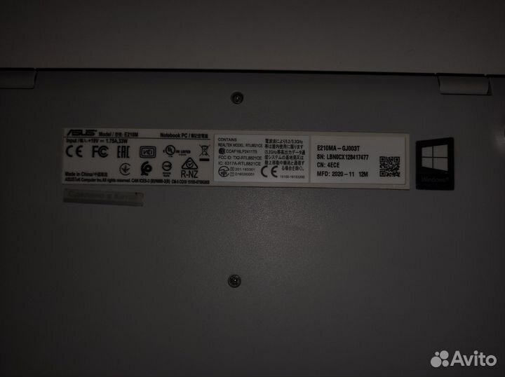 Ноутбук Asus E210M