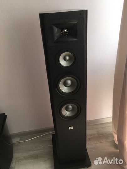Акустические колонки jbl