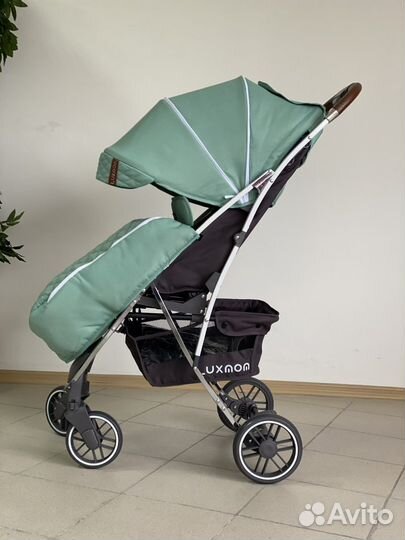 Прогулочная коляска новая LuxMom 636