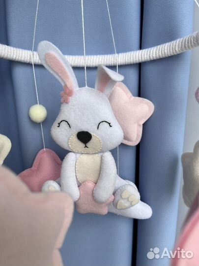 Мобиль на кроватку из фетра