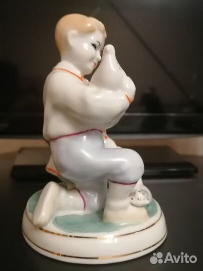 Фарфоровые статуэтки 