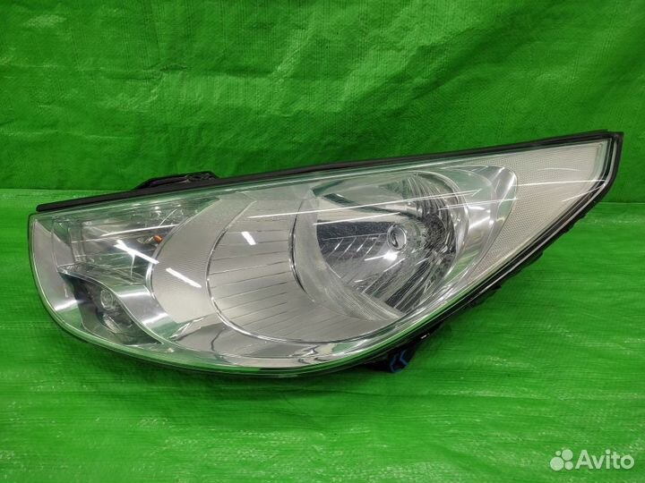 Фара левая галоген Hyundai IX35 / Tucson 09-15